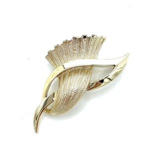 Vintage 1970s Coro Brooch Pin